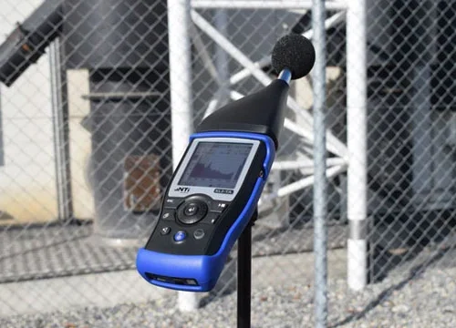 XL2 TA Schallpegelmesser mit angeschlossenem Mikrofon
